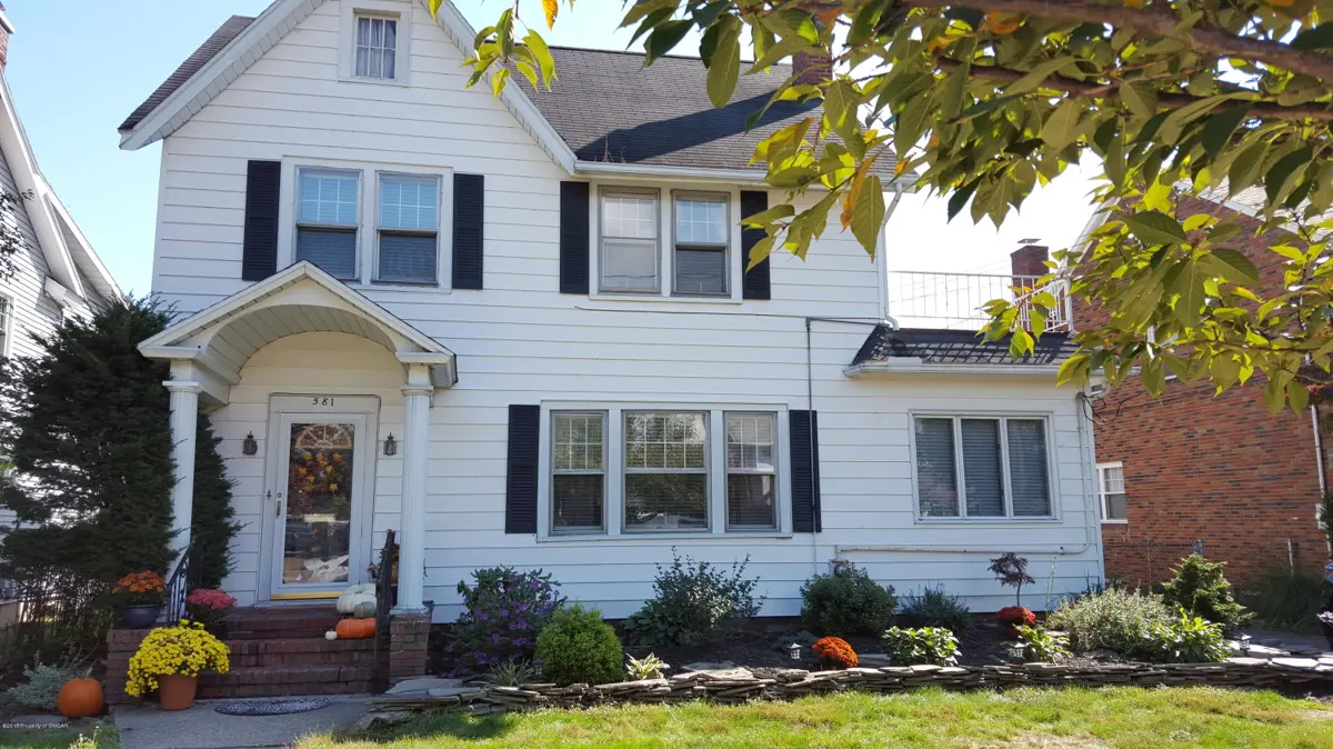 581 MEADOWLAND Avenue, Kingston in Kingston