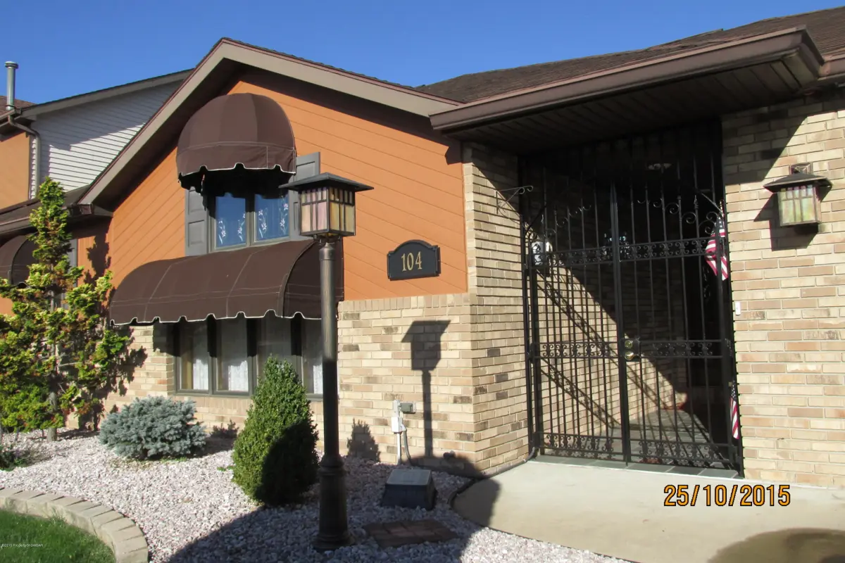104 WOODVIEW Road, Hanover Township in Hanover Township