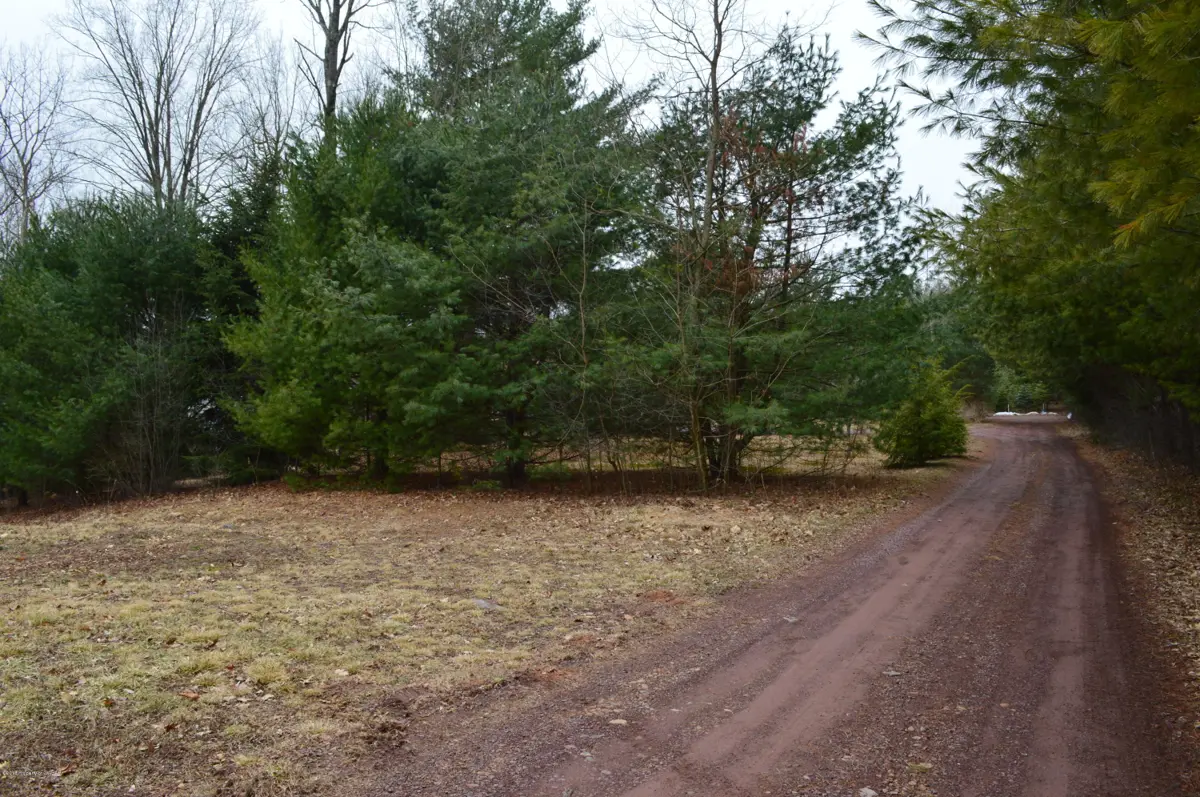 014 LAKEVIEW Road, White Haven in White Haven