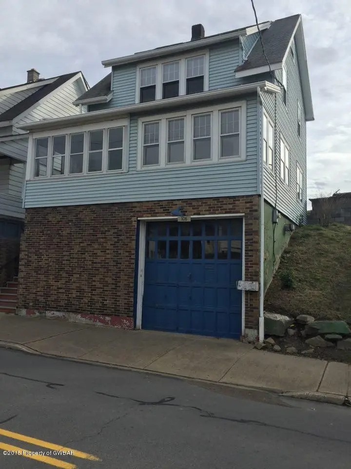 106 E SHAWNEE Avenue, Plymouth in Plymouth
