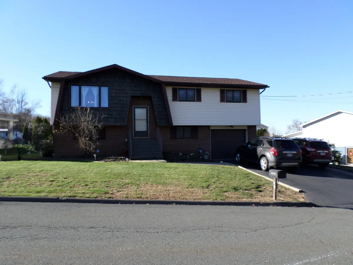25 CIRCLE Drive, Hanover Township in Hanover Township