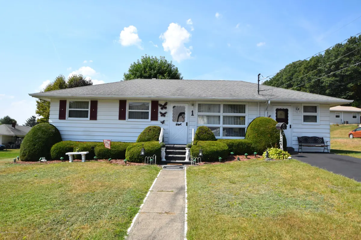 1 Canyon Drive, Pittston in Pittston