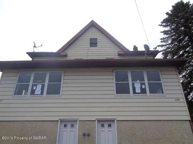 229-231 N 4TH Street, West Hazleton in West Hazleton