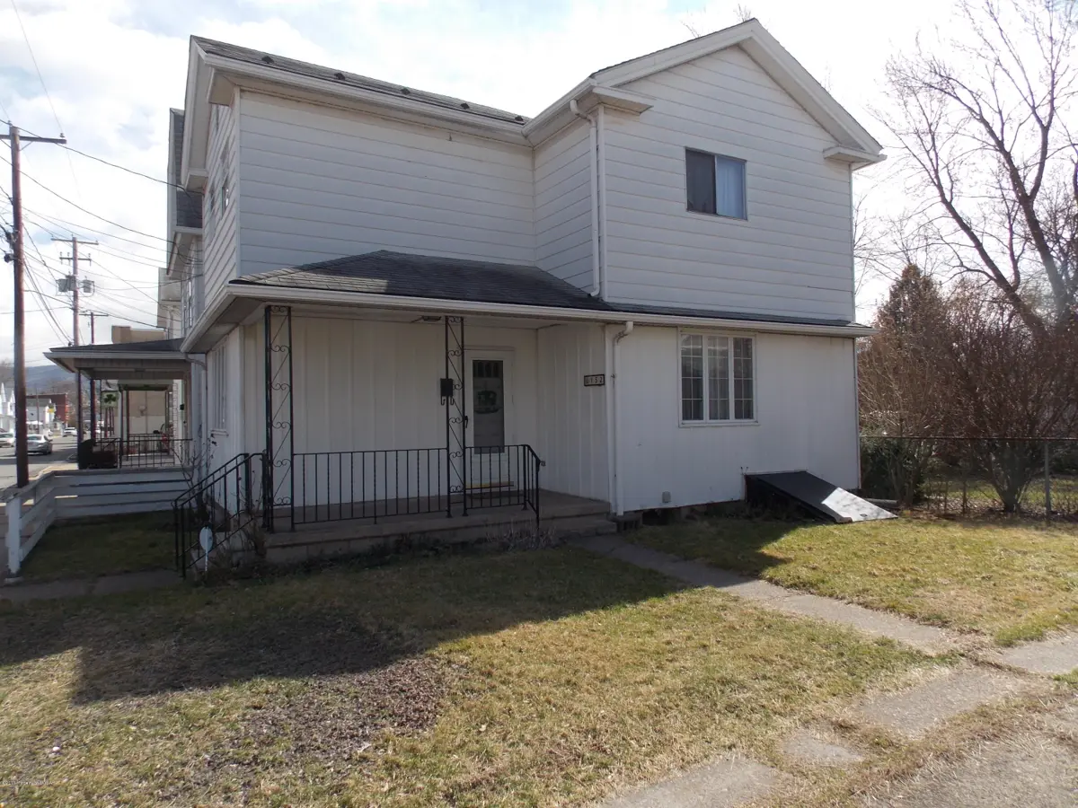 152 Wood Street, Wilkes-Barre in Wilkes-Barre