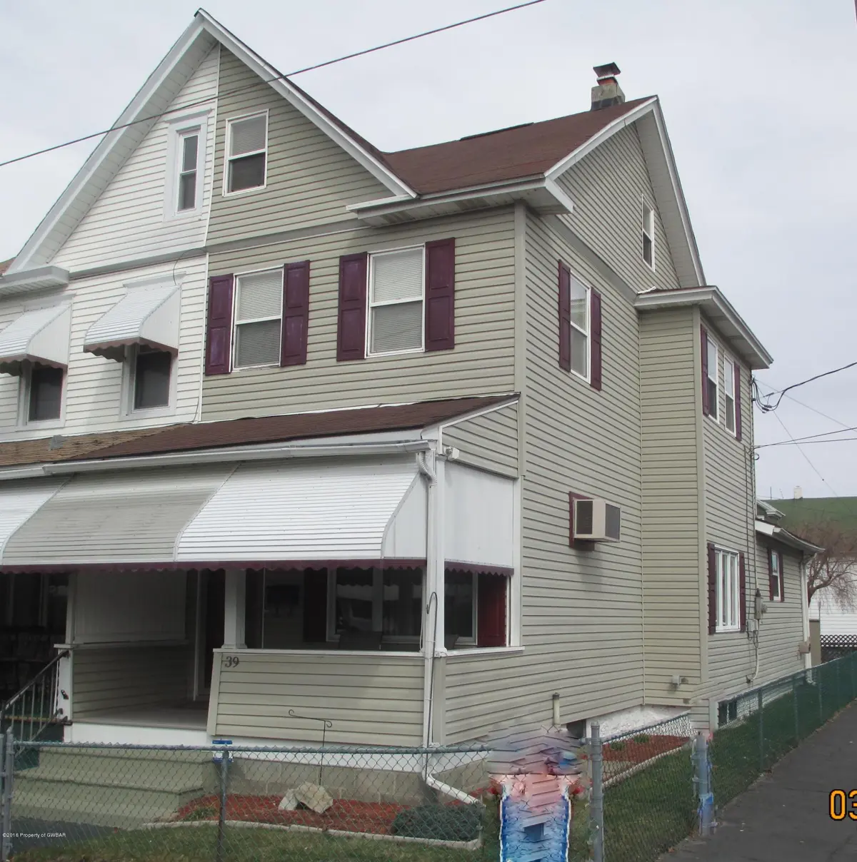 39 E OAK Street, West Hazleton in West Hazleton