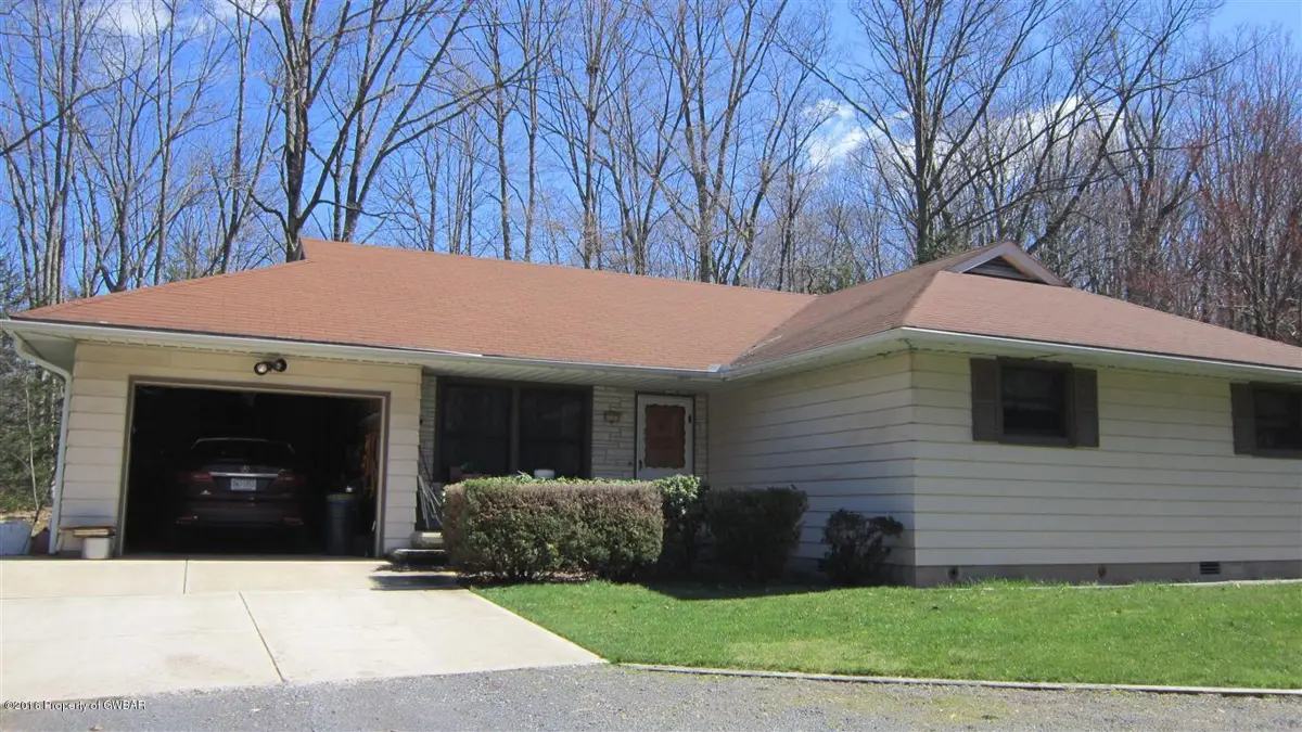 1120 Pine Run Road, Hanover Township in Hanover Township