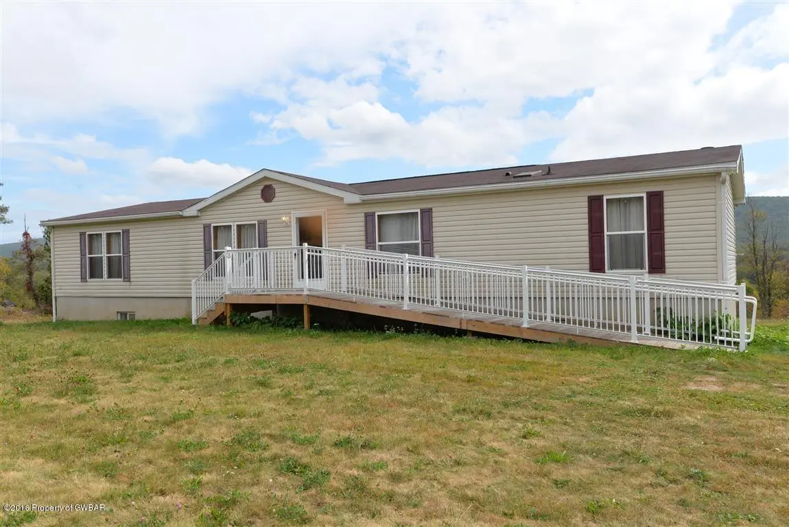 851 E County Road, Wapwallopen in Wapwallopen