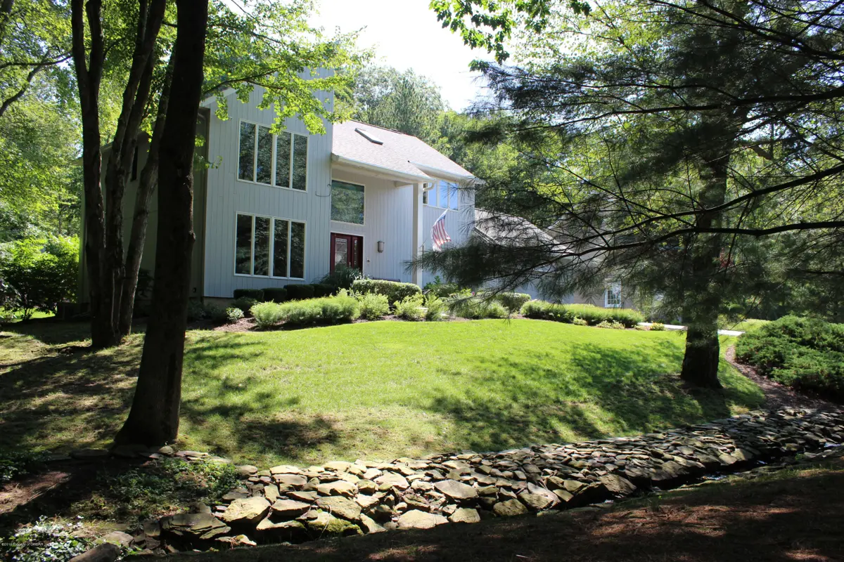 17 Pheasant Run Drive, Dallas in Dallas
