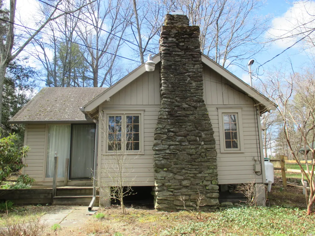 84 OLIVER Road, Sweet Valley in Sweet Valley