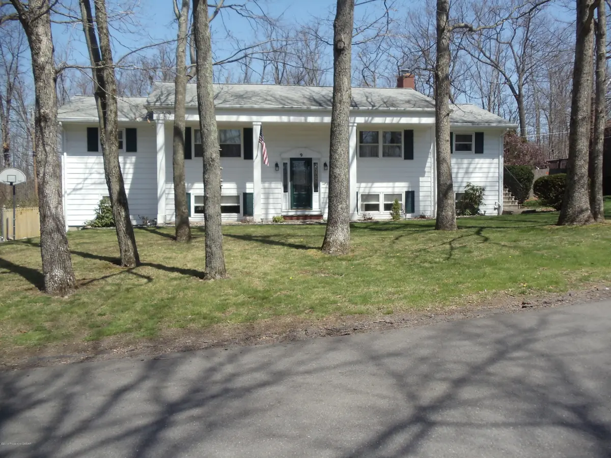 9 Wheatfield Lane, Mountain Top in Mountain Top