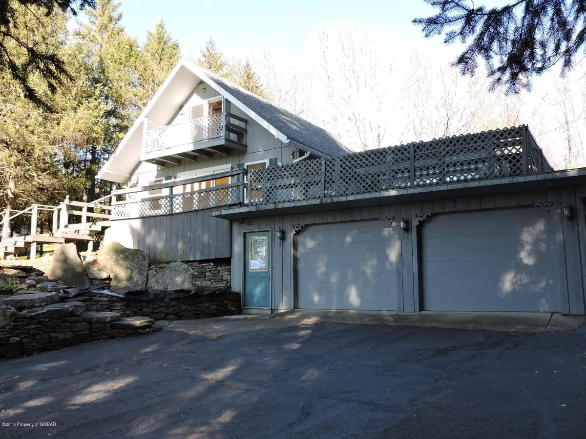 410 SHADOWBROOK Drive, Tunkhannock in Tunkhannock