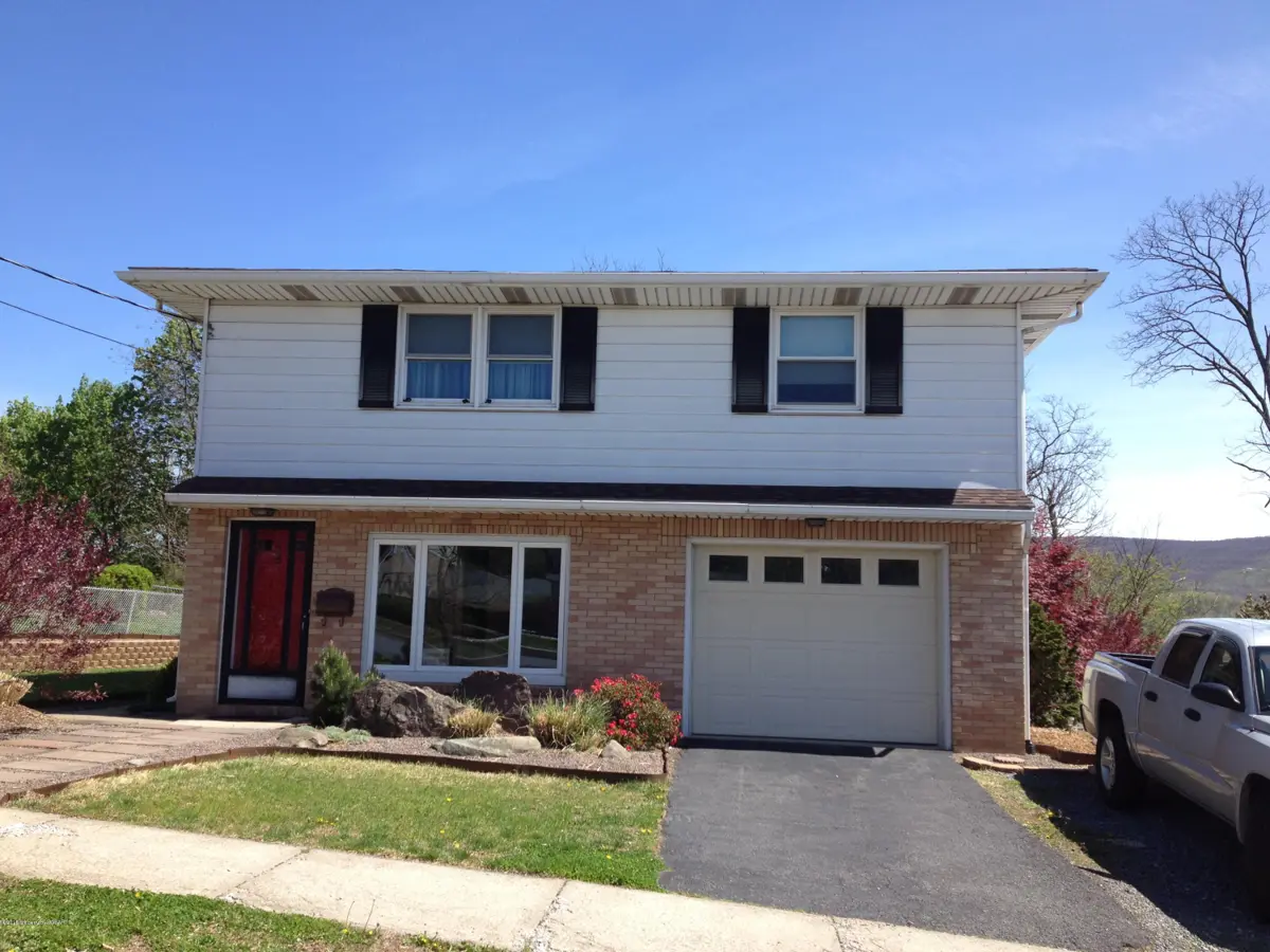 25 HIGHLAND Drive, Wilkes-Barre in Wilkes-Barre