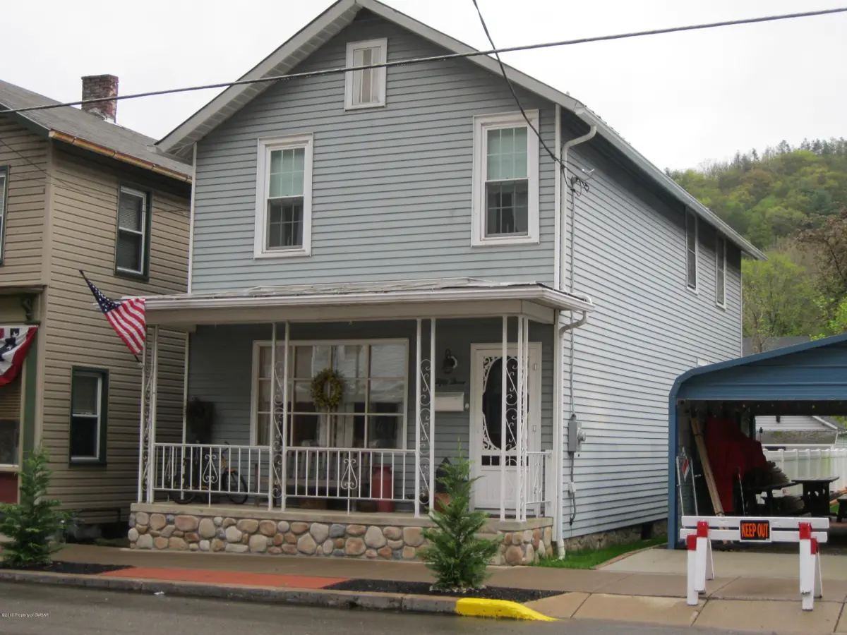 53 W UNION Street, Shickshinny in Shickshinny