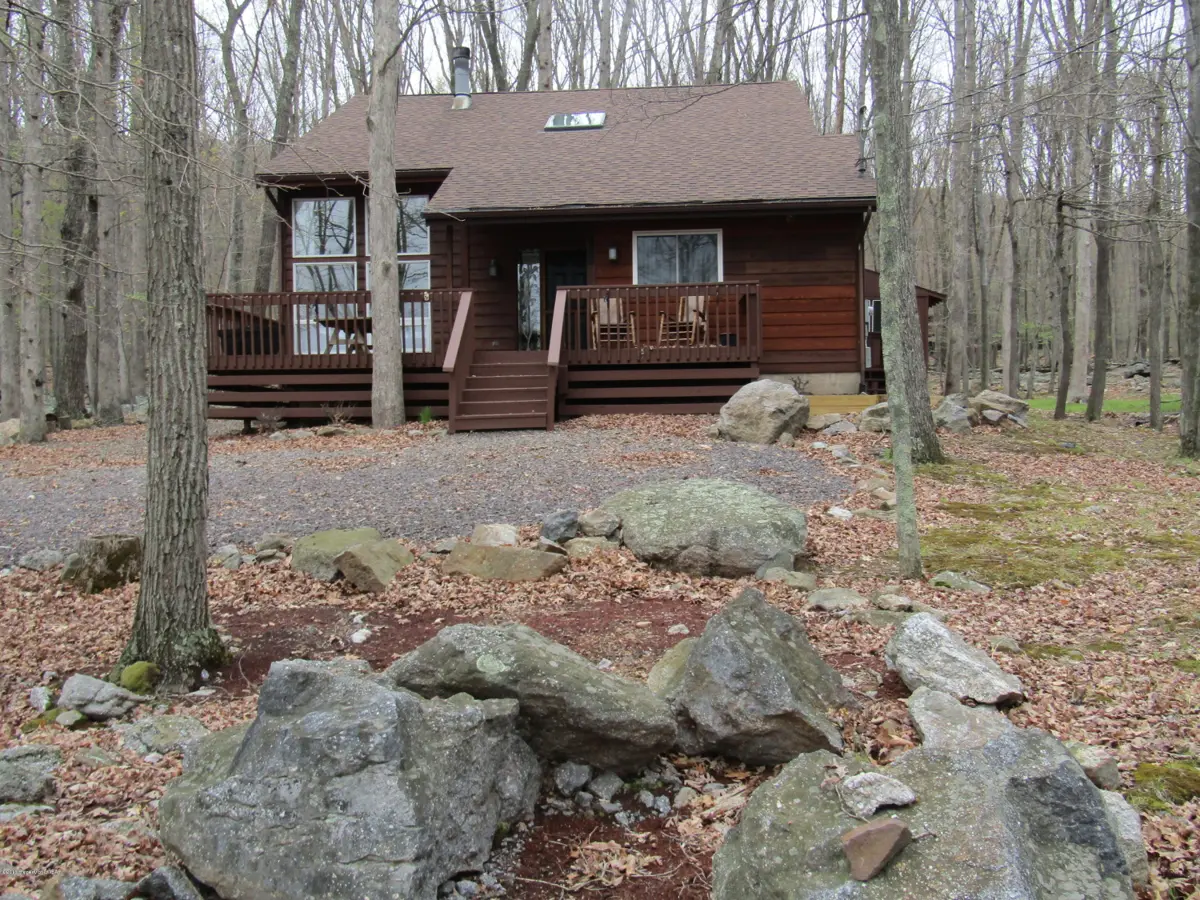 387 W LAKE VALLEY Drive, Hazle Township in Hazle Township