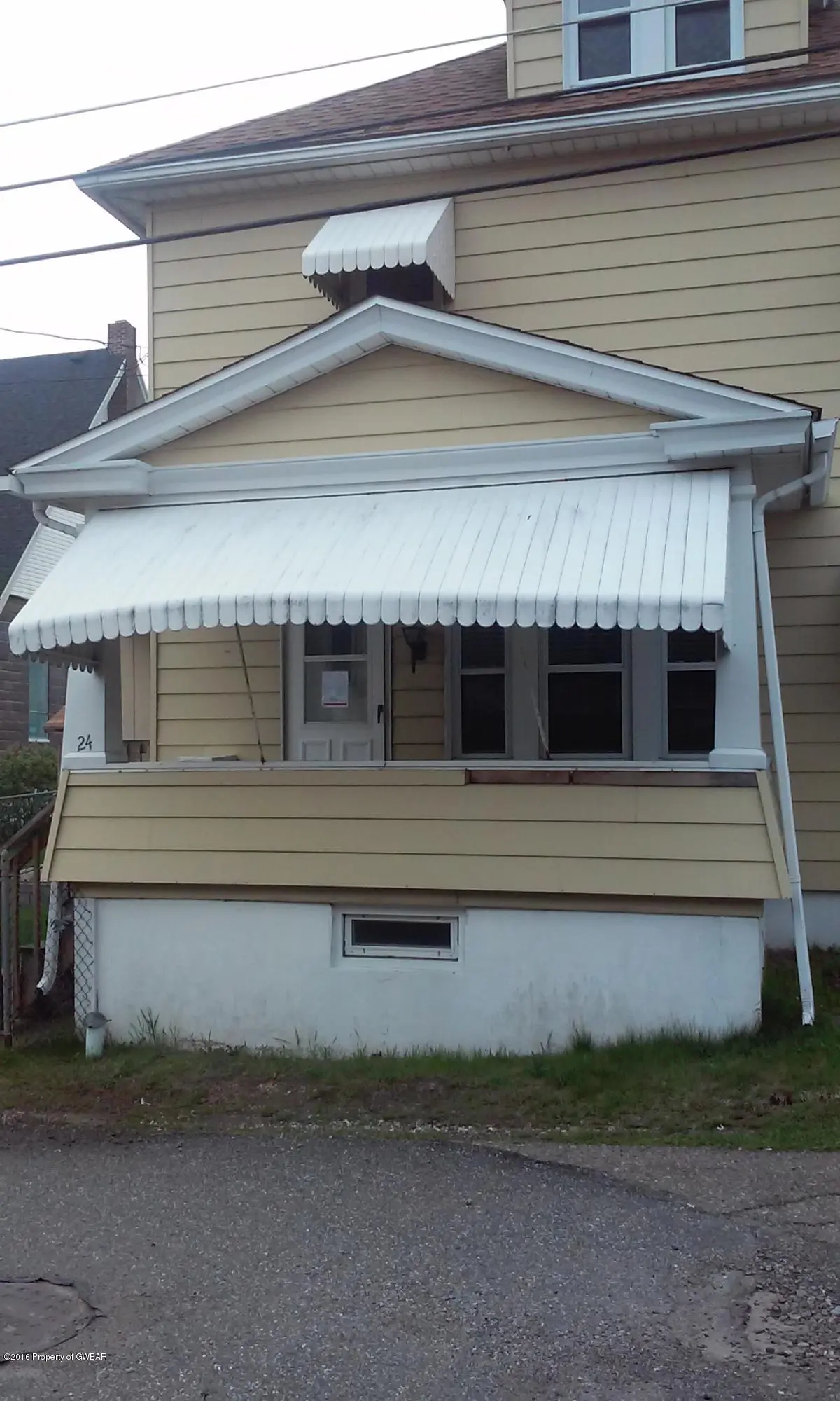 24 E ADAMS Street, McAdoo in McAdoo
