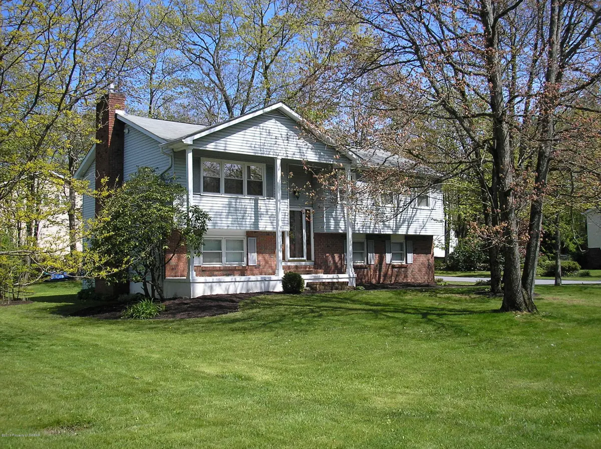 36 FARMHOUSE Road, Mountain Top in Mountain Top