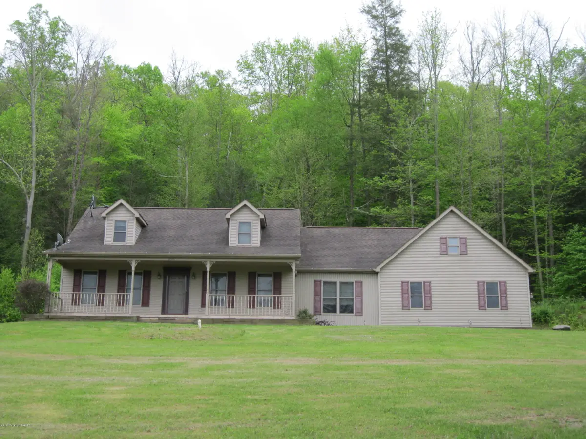 1896 MOUNTAIN Road, Shickshinny in Shickshinny