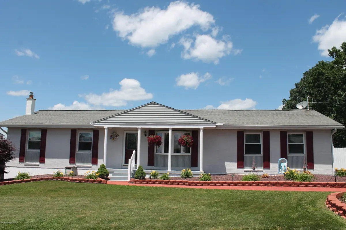 209 Beechwood Drive, Laflin in Laflin