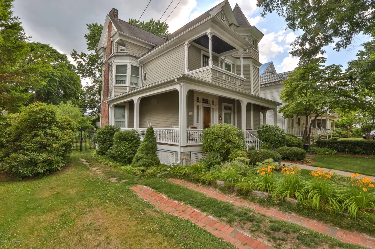 37 Montgomery Avenue, West Pittston in West Pittston
