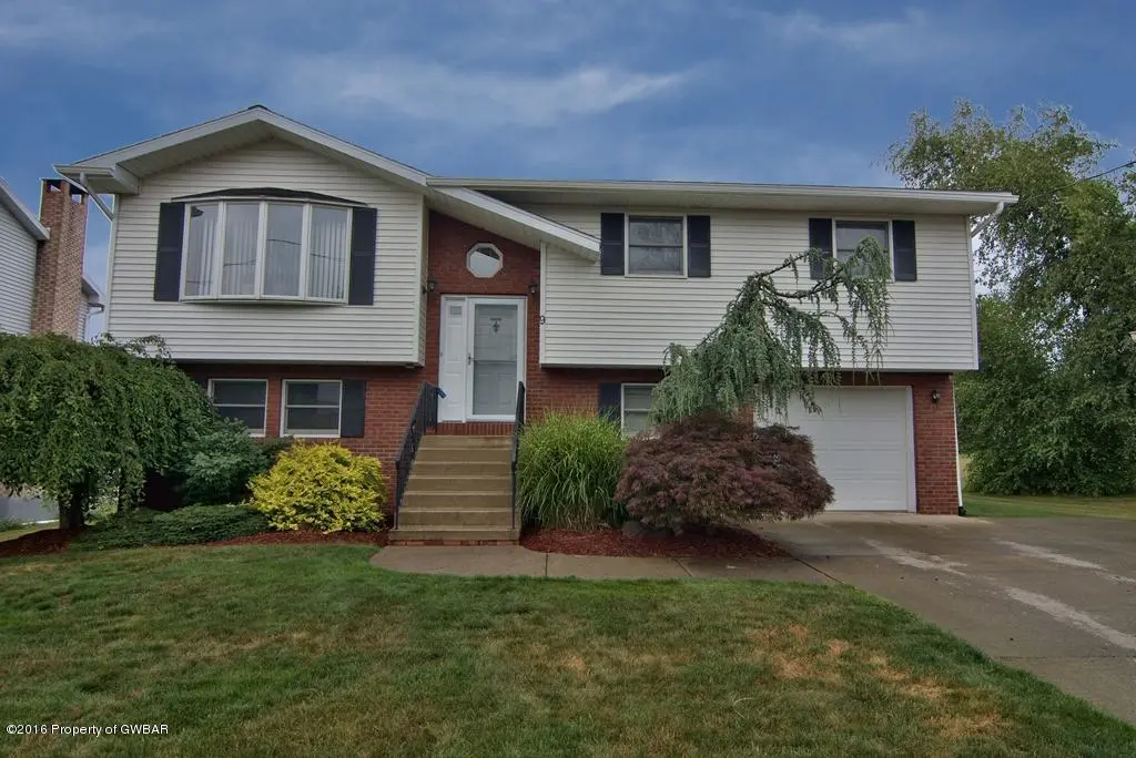 9 CIRCLE Drive, Hanover Township in Hanover Township