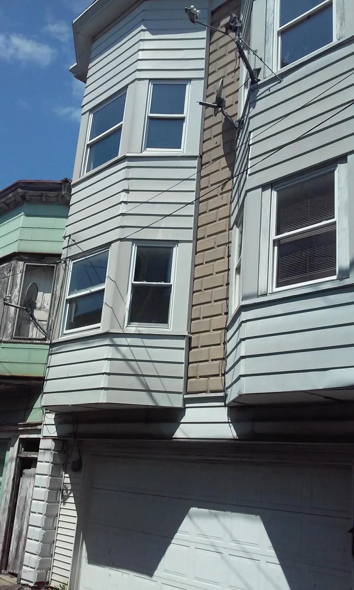 218 W OAK Street, Shenandoah in Shenandoah