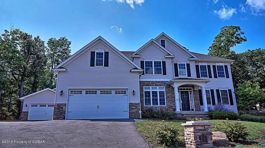 10 Fairmont Circle, Clarks Summit in Clarks Summit