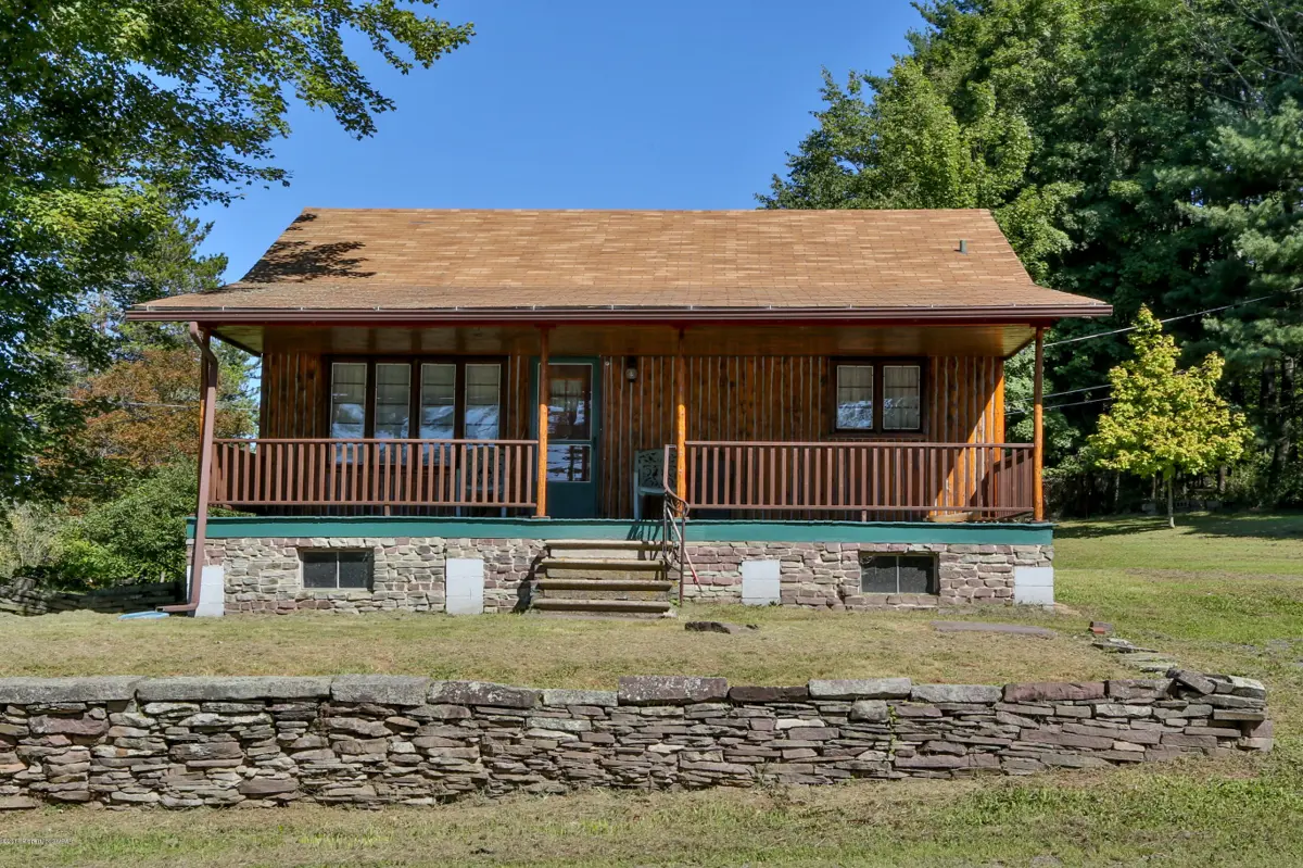 52 Rhodes Terrace, Harveys Lake in Harveys Lake