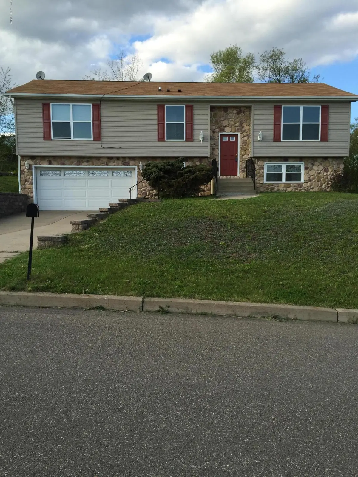 23 SUNSET Drive, Hazle Township in Hazle Township