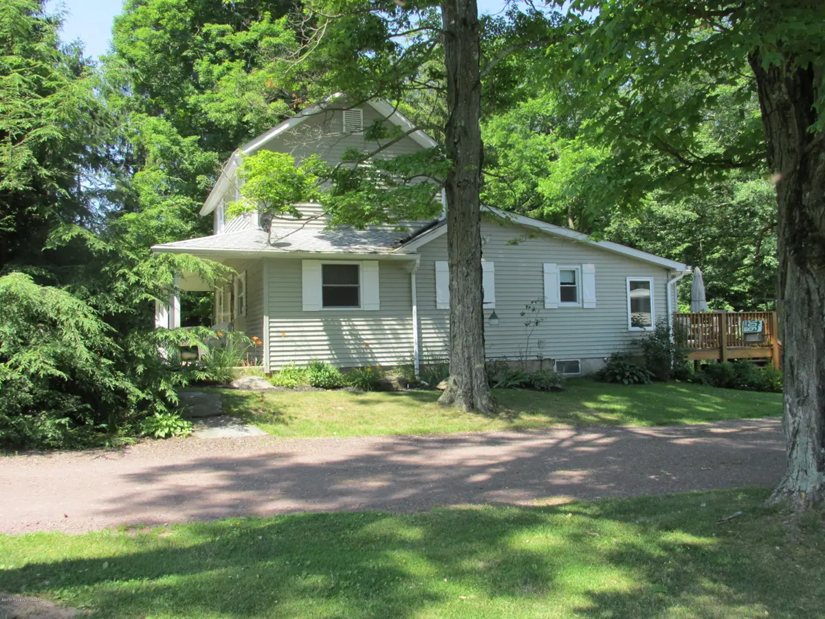 1537 SHICKSHINNY VALLEY Road, Shickshinny in Shickshinny