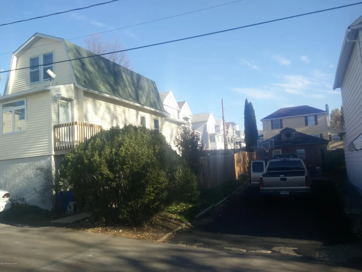 24 COURT Street, Hanover Township in Hanover Township