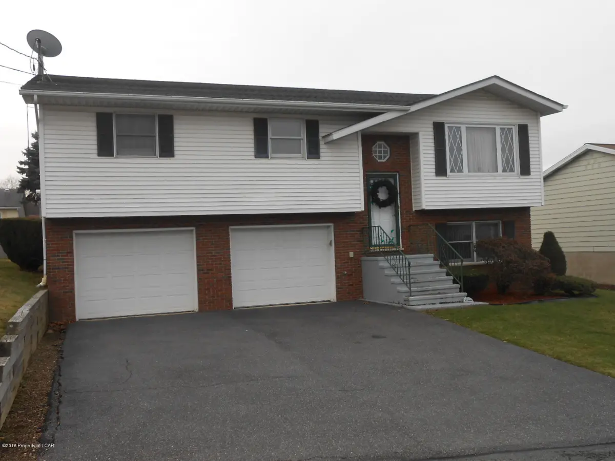 32 Highland Drive, Hanover Township in Hanover Township
