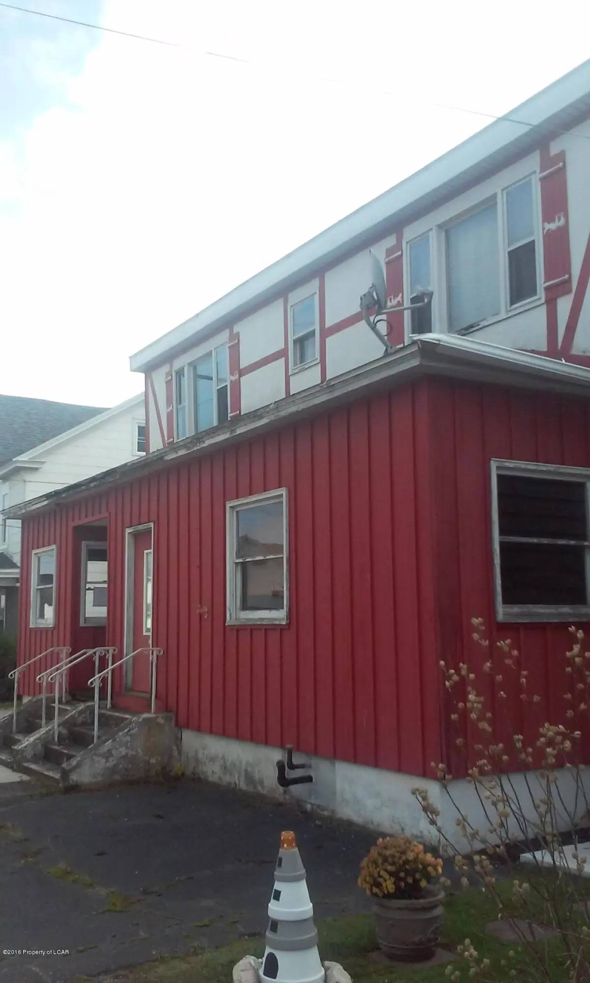 32 Broad Street, Beaver Meadows in Beaver Meadows