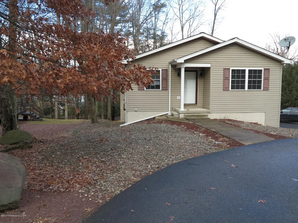 322 FOUR SEASONS Drive, Beech Mountain Lakes in Beech Mountain Lakes