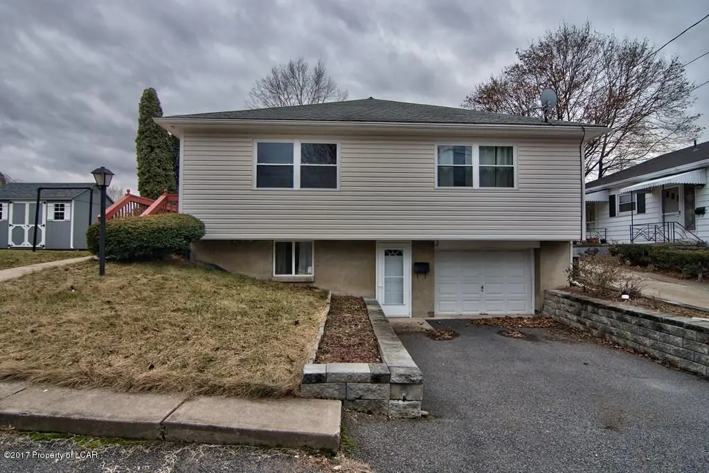 411 E PACKER Street, Exeter in Exeter