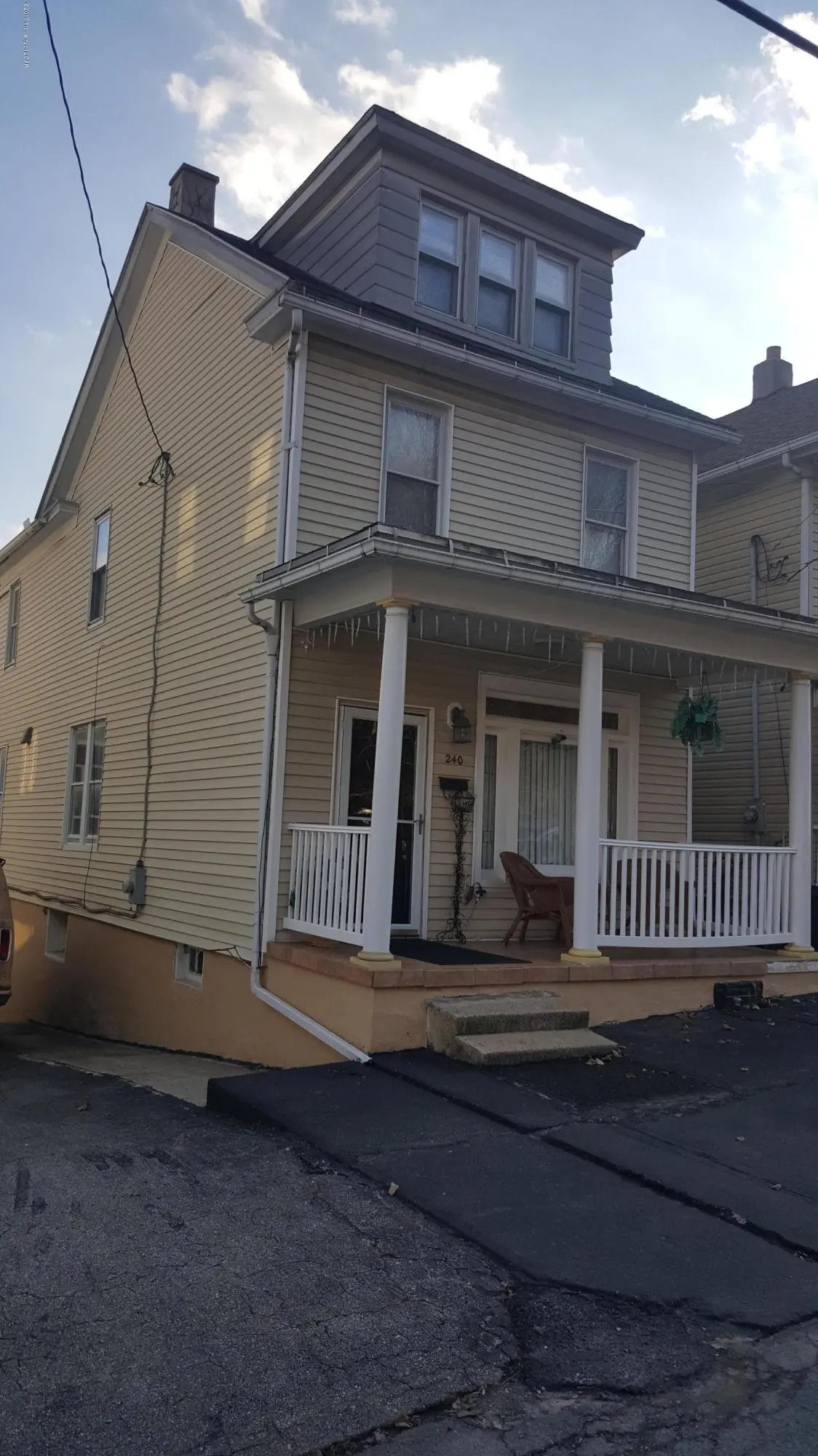 240 Ohio Avenue, Shenandoah in Shenandoah
