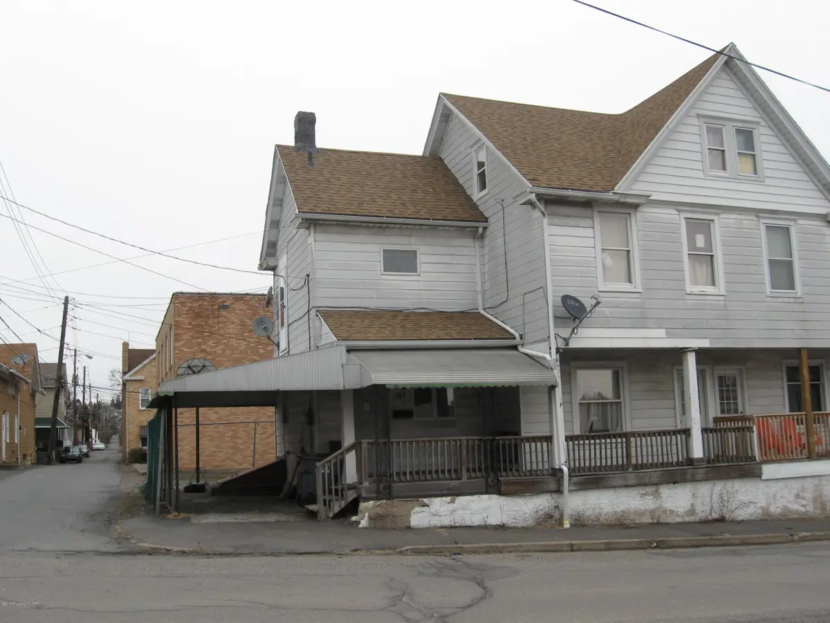 117 W Maple Street, Hazleton in Hazleton