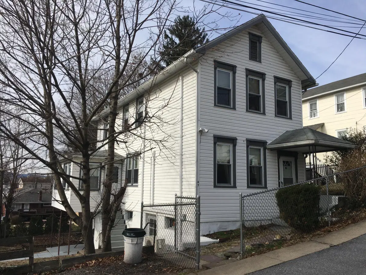 41 Lynch Lane, Wilkes-Barre in Wilkes-Barre