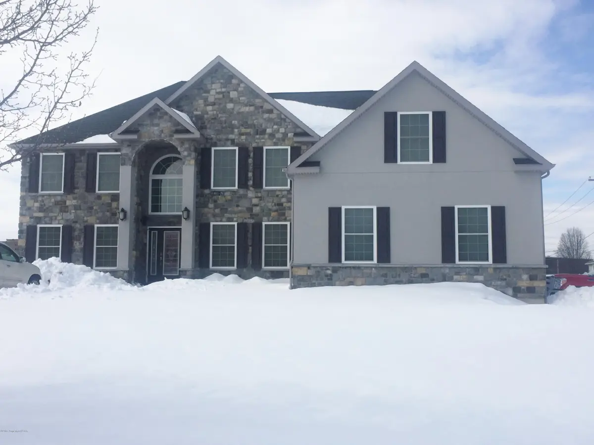 1025 Ledgeview Drive, West Pittston in West Pittston