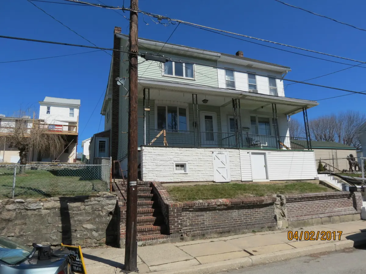 223 W Spruce Street, Tamaqua in Tamaqua