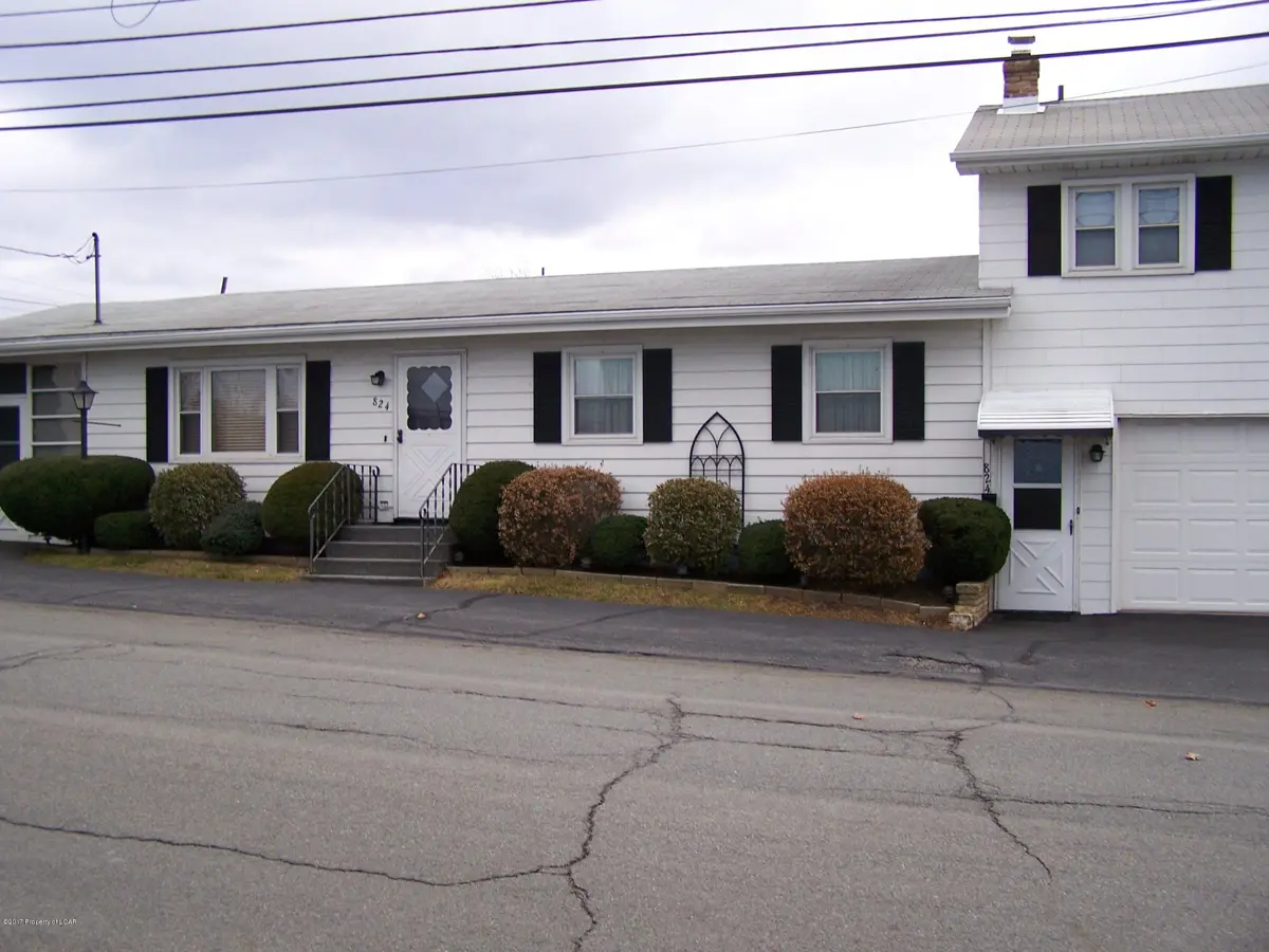 824 E 9th Street, Hazleton in Hazleton