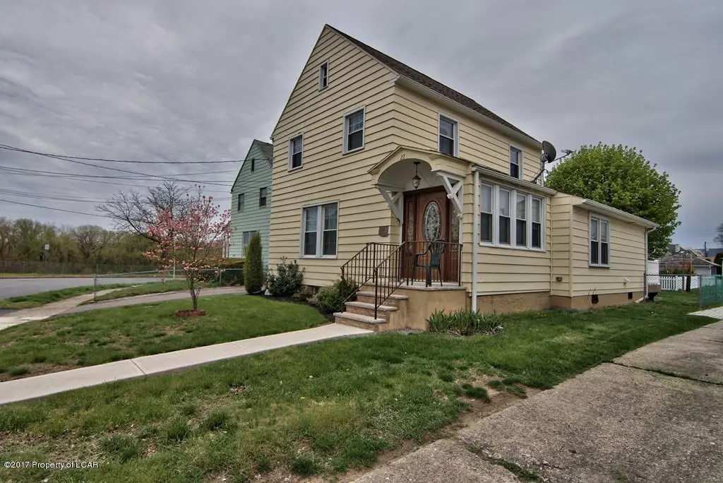 27 Oneida Place, Forty Fort in Forty Fort