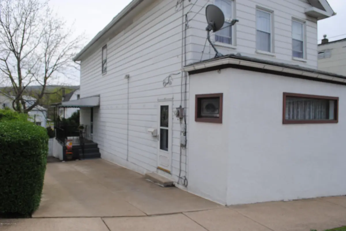 92 Hillside Street, Wilkes-Barre in Wilkes-Barre