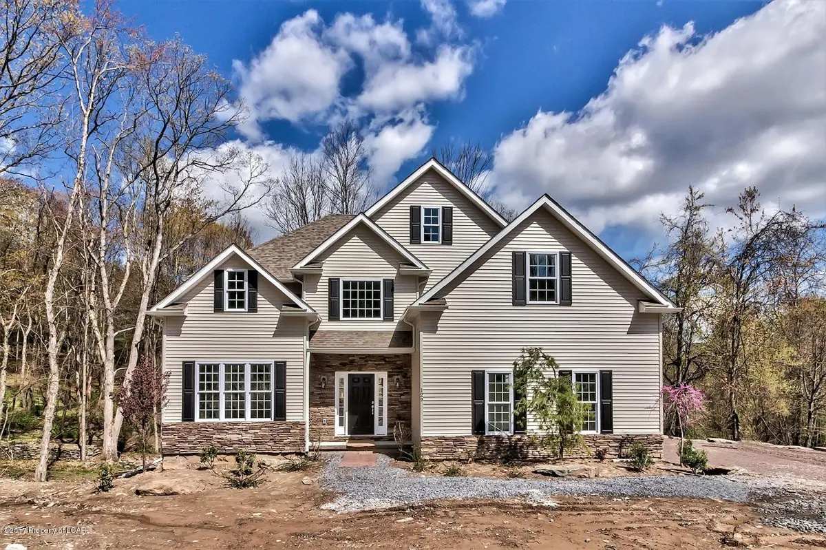 129 Wellington Drive, Shavertown in Shavertown