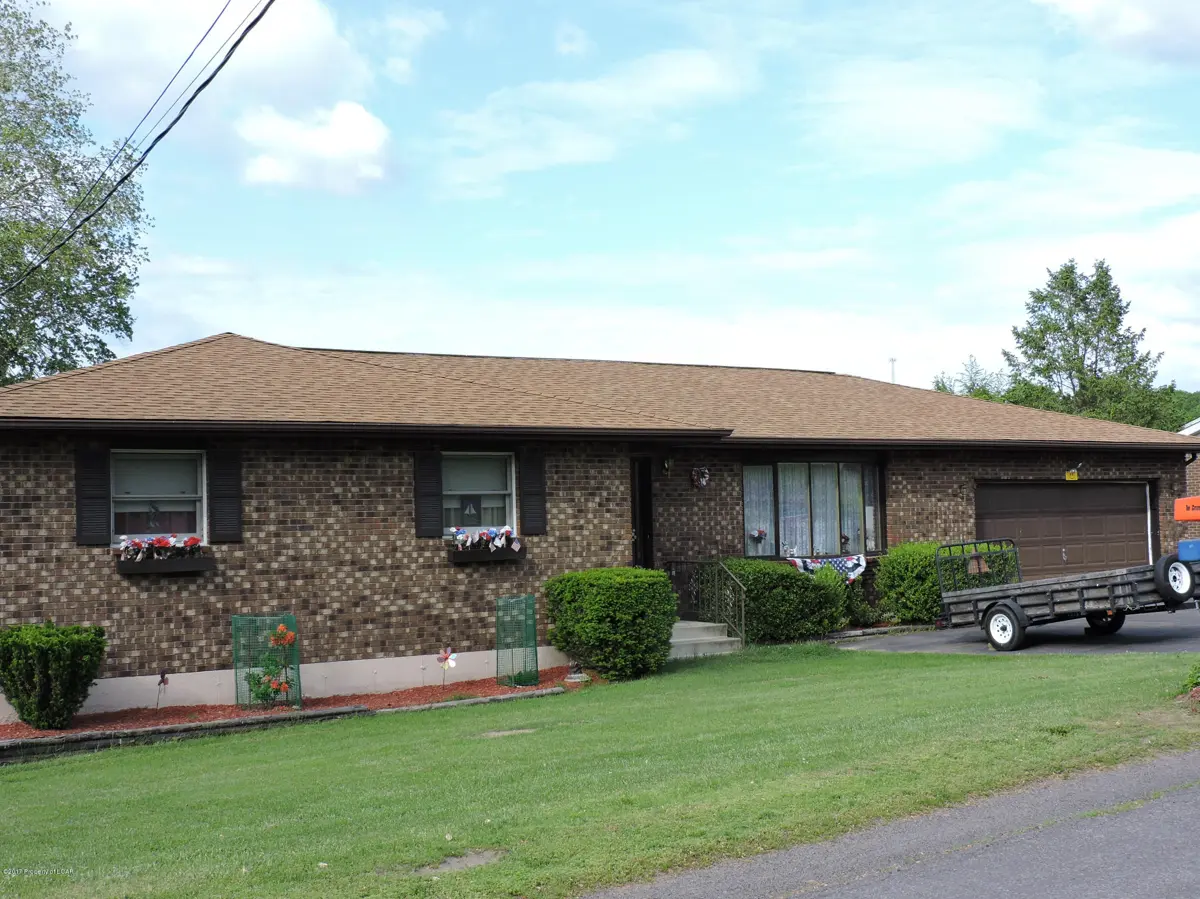 32 Seneca Drive, Shickshinny in Shickshinny