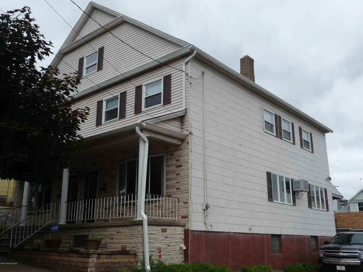 670-672 N Washington Street, Wilkes-Barre in Wilkes-Barre