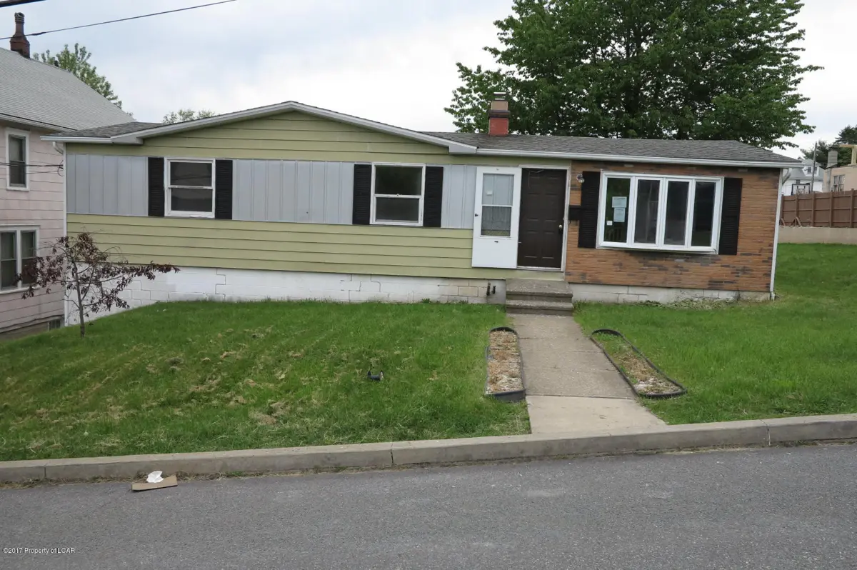 1111 1107 Centre Street, Freeland in Freeland