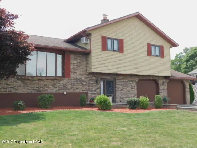 314 Vanessa Drive, Hanover Township in Hanover Township