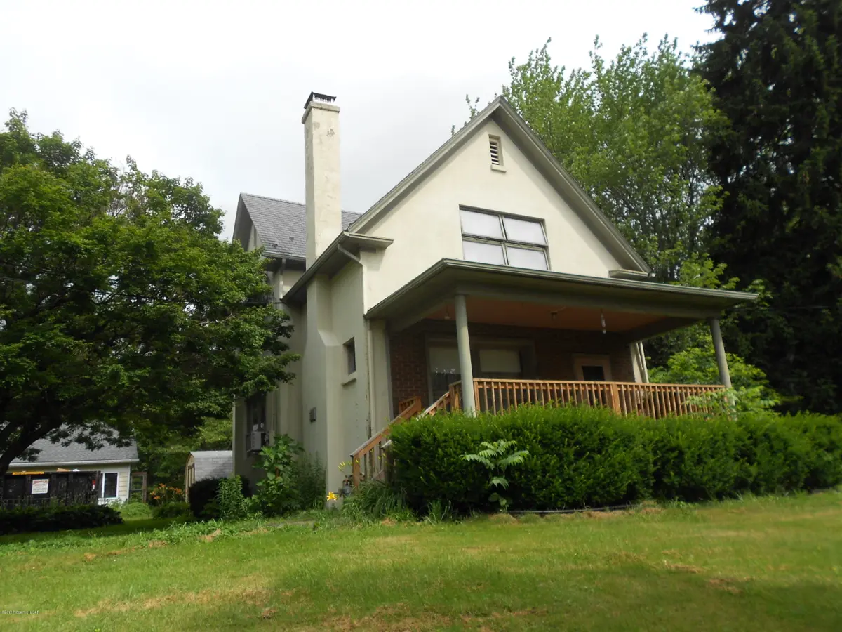 565 Shoemaker Ave., West Wyoming in West Wyoming