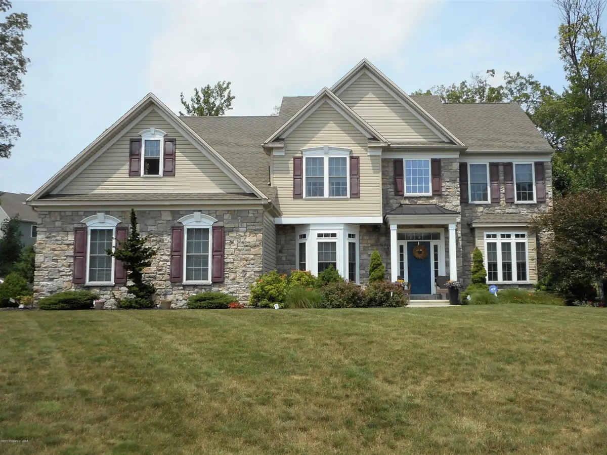 1239 Woodberry Drive, Mountain Top in Mountain Top