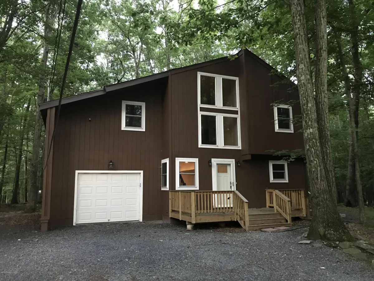 205 Cedar Crest, East Stroudsburg in East Stroudsburg